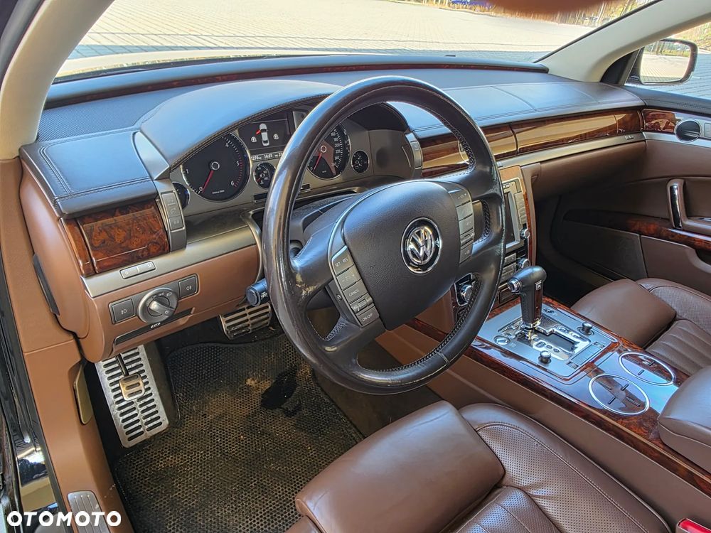 Volkswagen Phaeton - 21