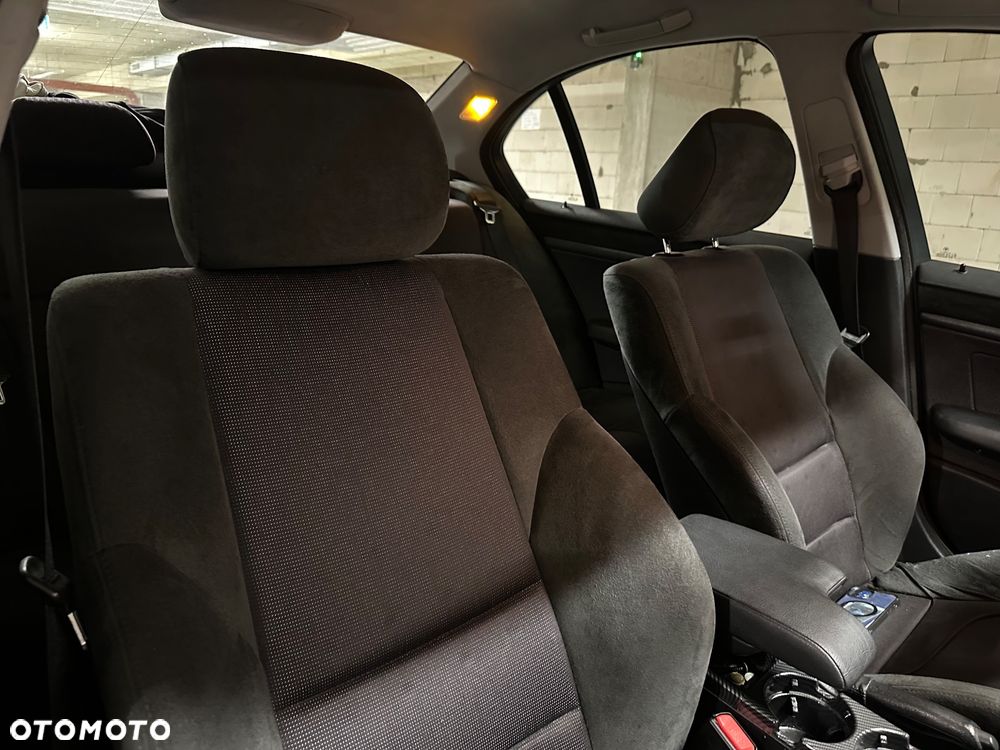 BMW Seria 3 318i - 18