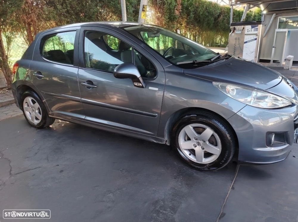 Peugeot 207 1.6 HDi GT - 2