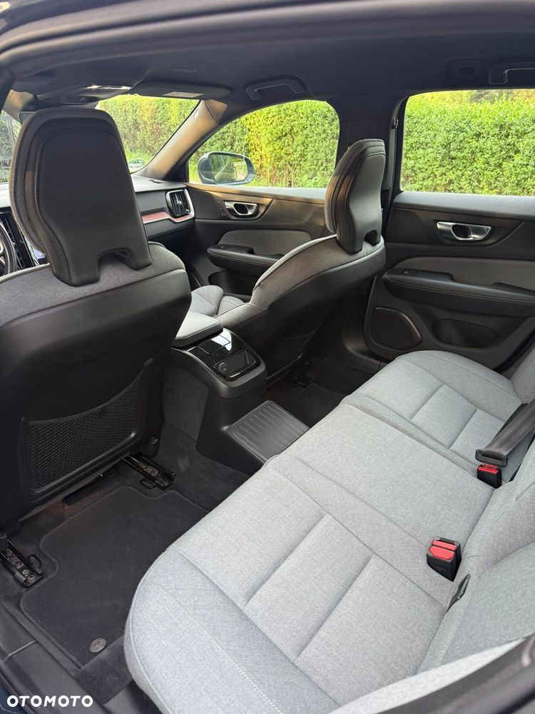 Volvo V60 T6 AWD Plug-In Hybrid Inscription - 18