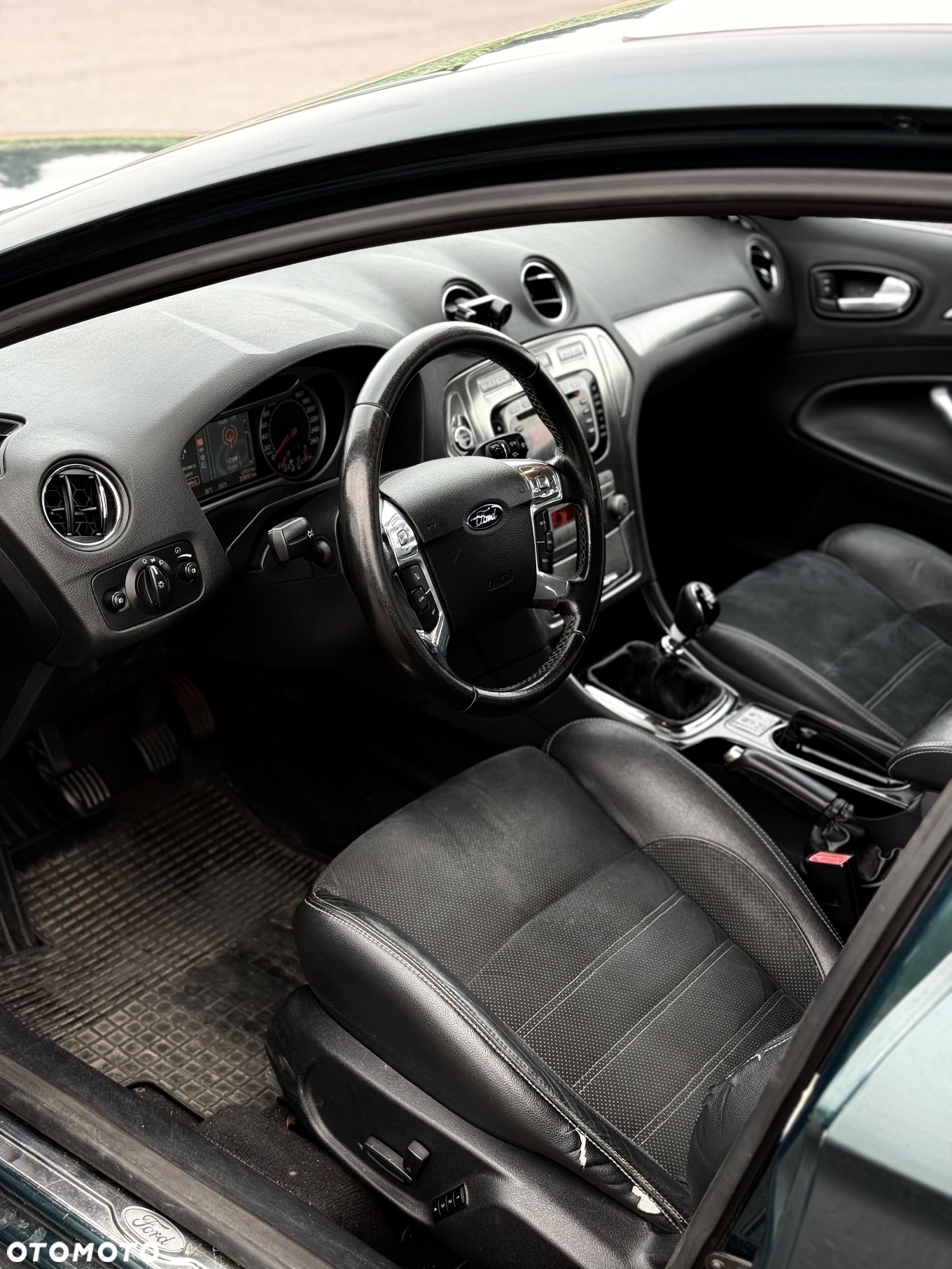 Ford Mondeo 2.5 Titanium X - 14