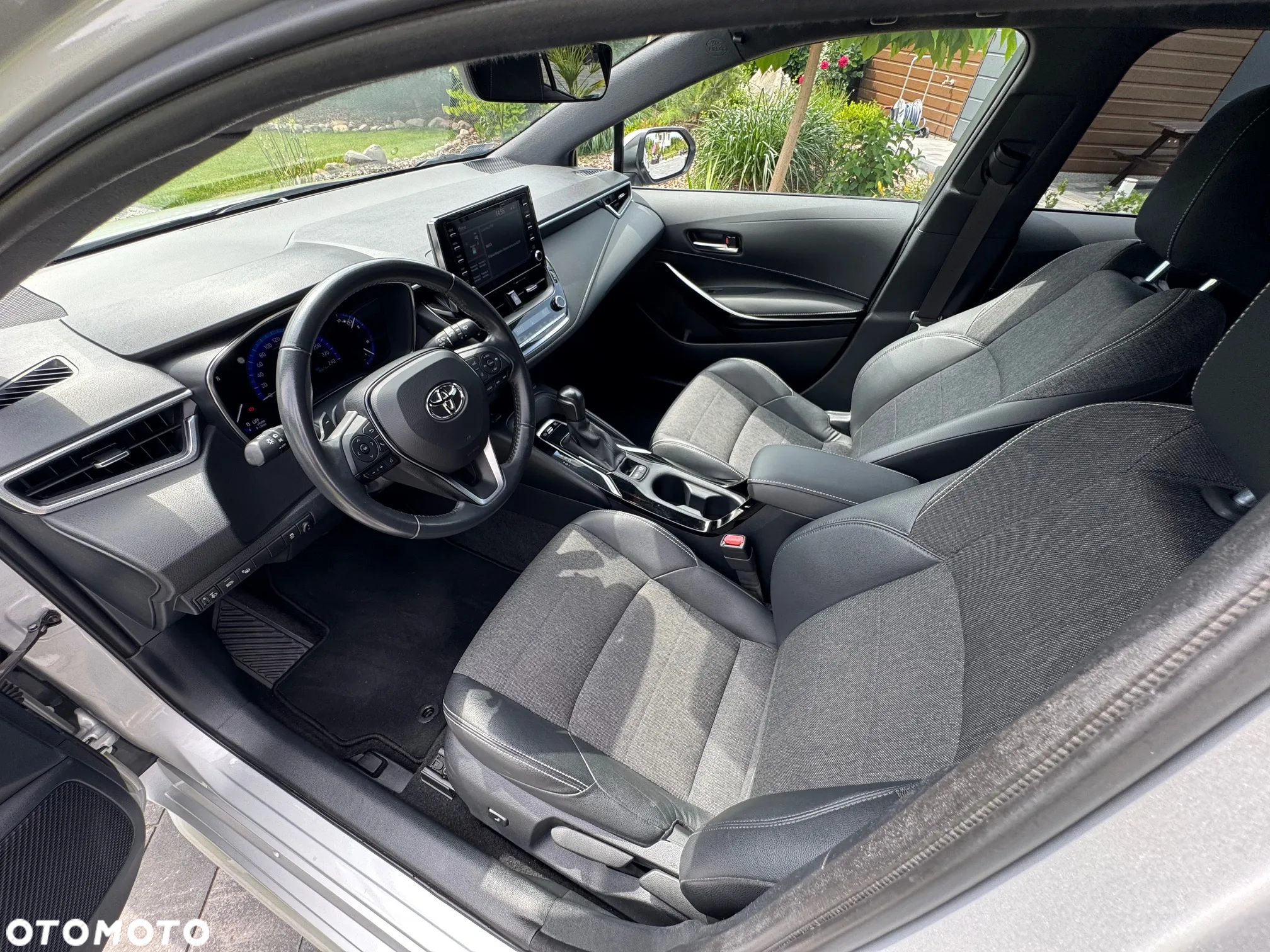 Toyota Corolla 2.0 Hybrid Comfort - 22