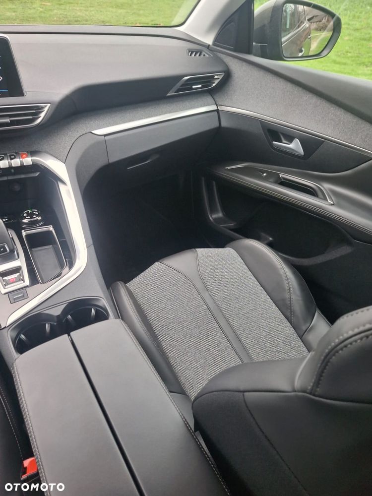 Peugeot 3008 1.5 BlueHDi Active S&S EAT8 - 18