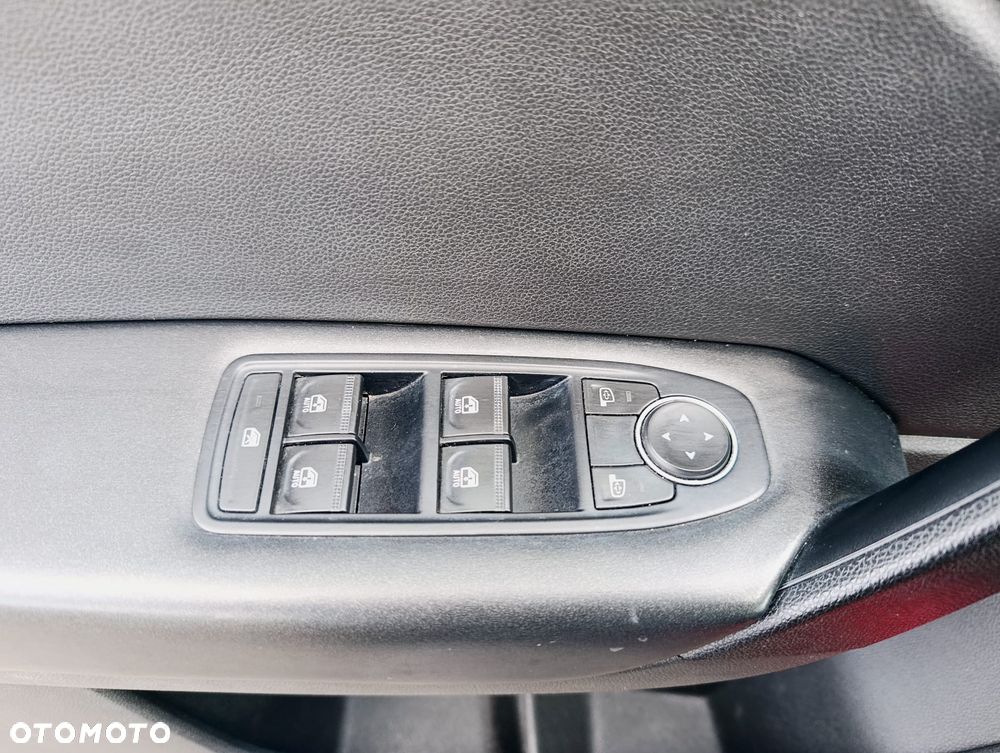 Renault Captur 1.0 TCe Intens - 25