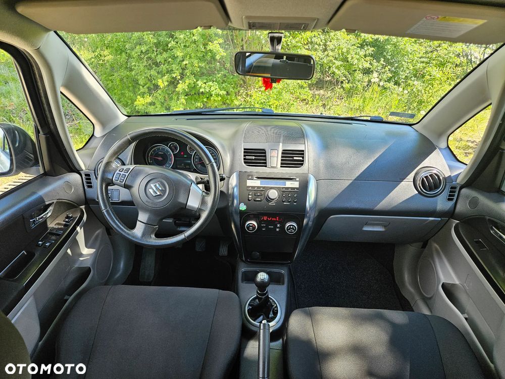 Suzuki SX4 1.6 Comfort - 17