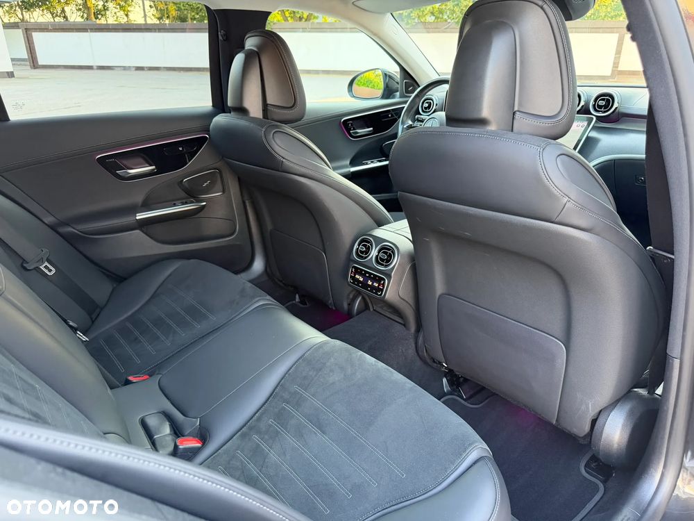 Mercedes-Benz Klasa C 220 d 4Matic 9G-TRONIC AMG Line - 37