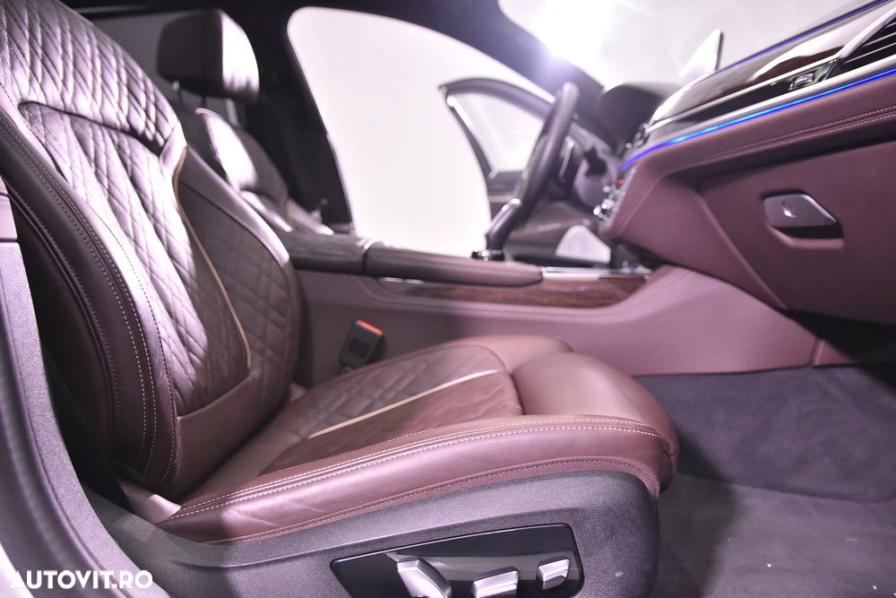 BMW Seria 7 740Ld xDrive MHEV - 12
