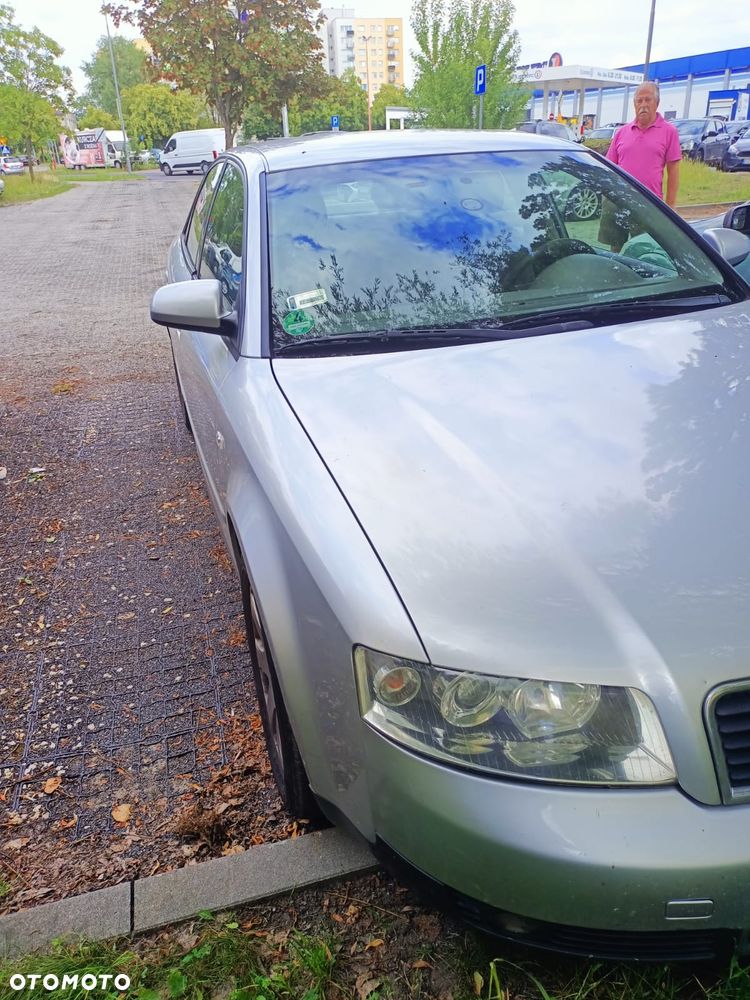 Audi A4 Limousine - 3