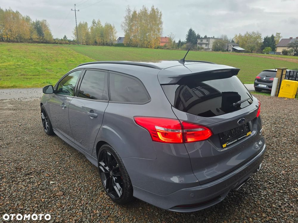 Ford Focus 2.0 EcoBoost ST mit Leder-Sport-Paket - 7