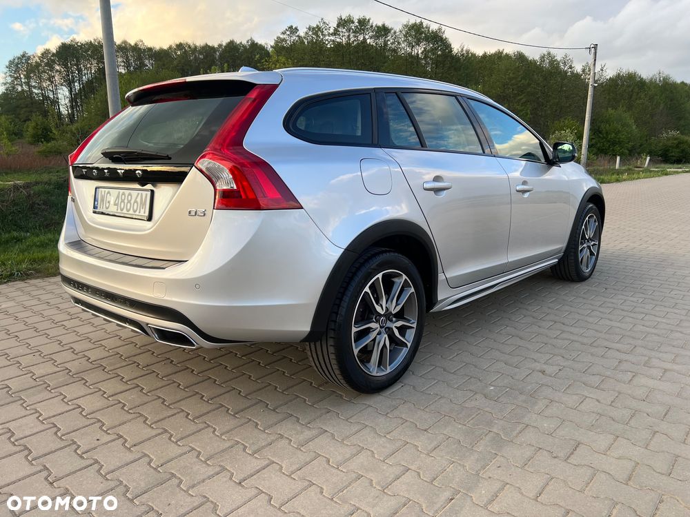 Volvo V60 Cross Country D3 Geartronic Summum - 6
