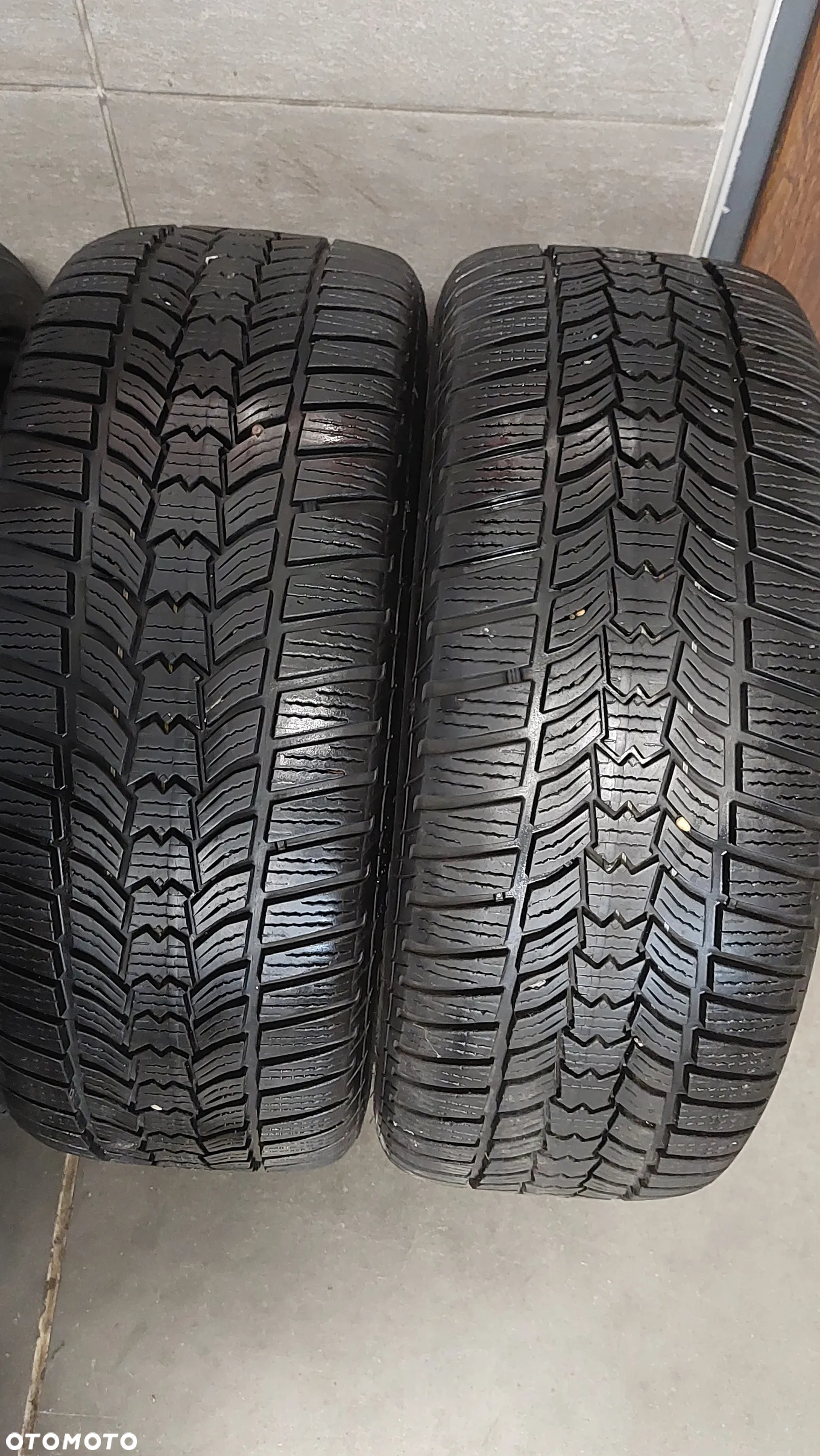 ALUFELGI ALUMINIOWE SKODA 225/45 R17 SAVA ESKIMO HP2 OPONY ZIMOWE FELGA ORYGINAŁ BIEŻNIK OPON 2 x po 7mm 2 x po 4mm - 9