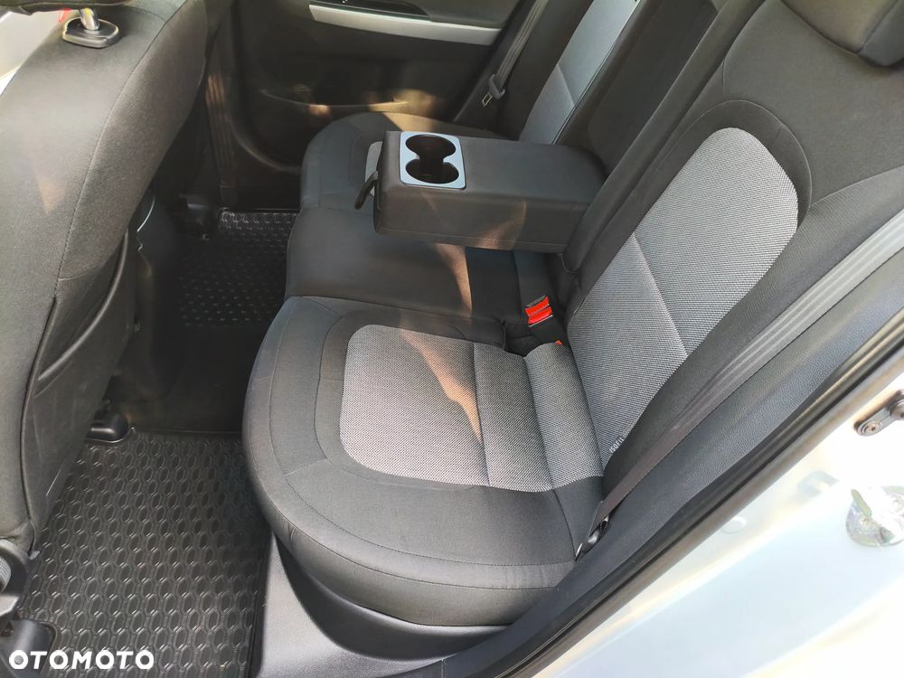 Kia Ceed 1.6 GDI L Business Line - 29