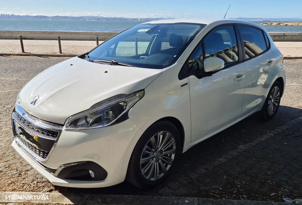 Peugeot 208 1.5 BlueHDi Signature - 1