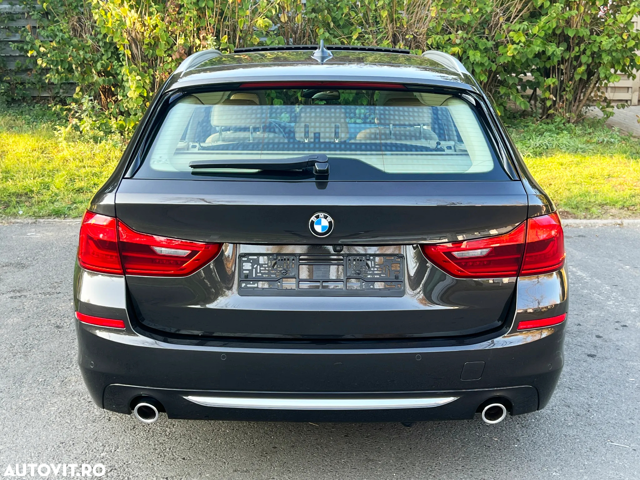BMW Seria 5 520d Aut. Luxury Line - 12