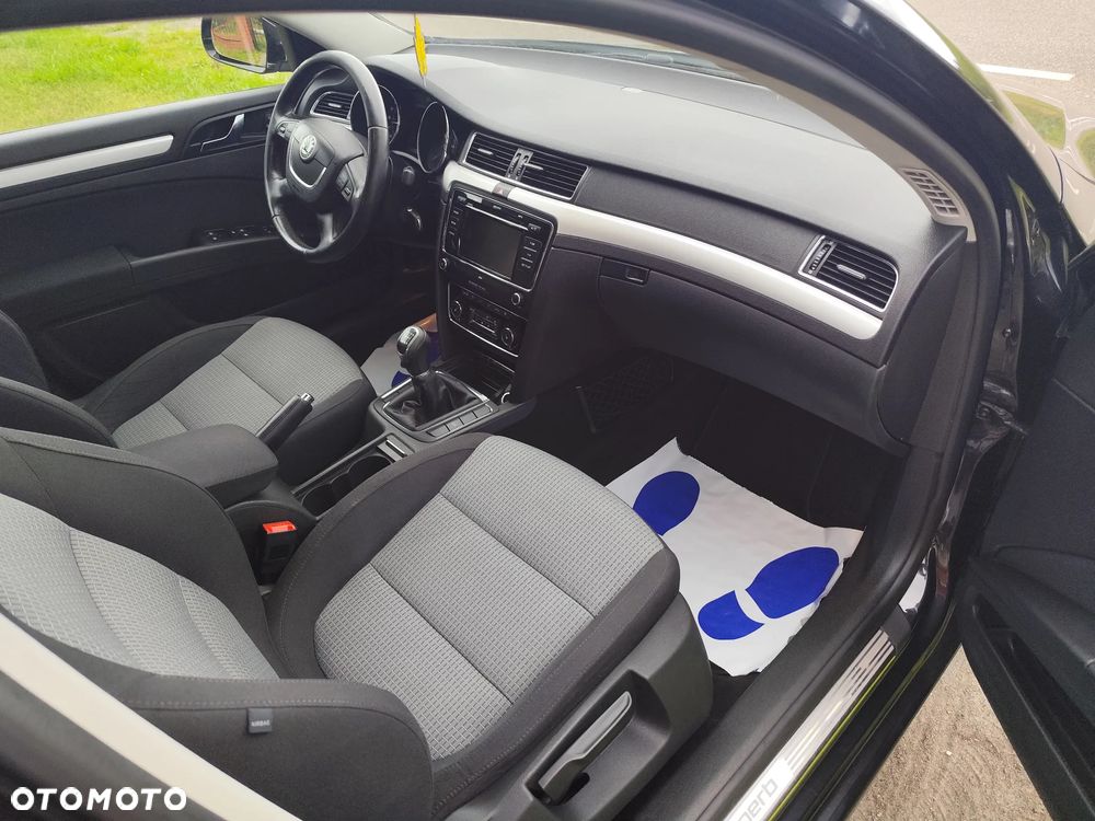 Skoda Superb 2.0 TDI Ambition - 27