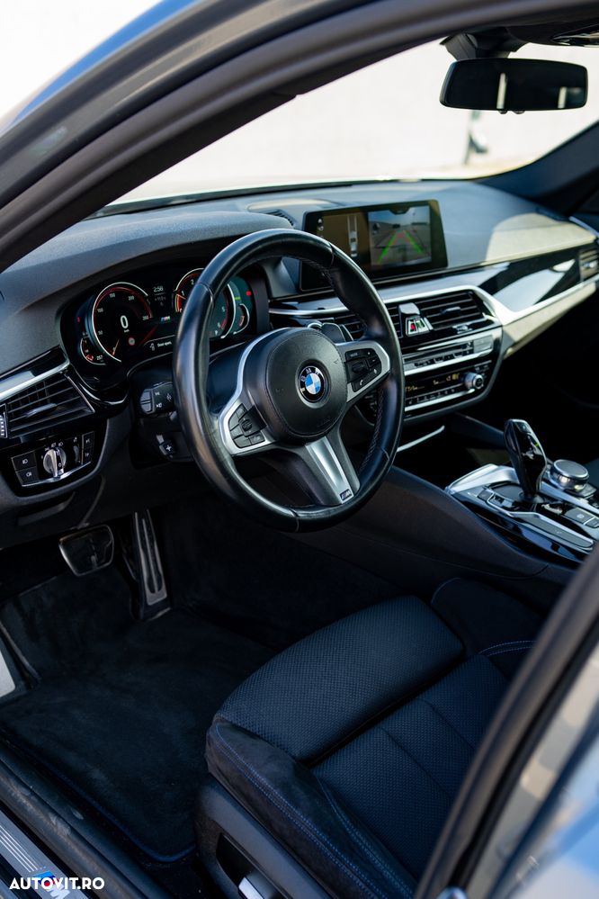 BMW Seria 5 520d xDrive AT - 14