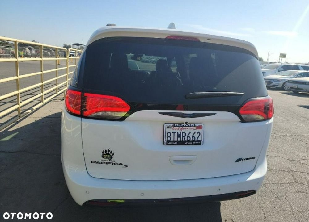 Chrysler Pacifica - 5