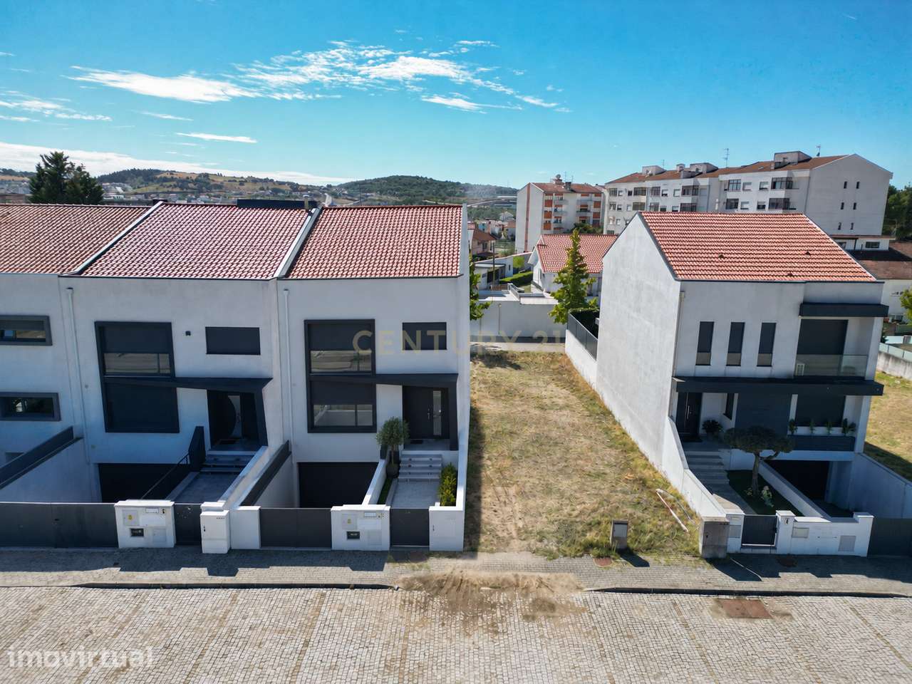 Terreno para construção de moradia geminada - Bragança - Grande imagem: 4/18