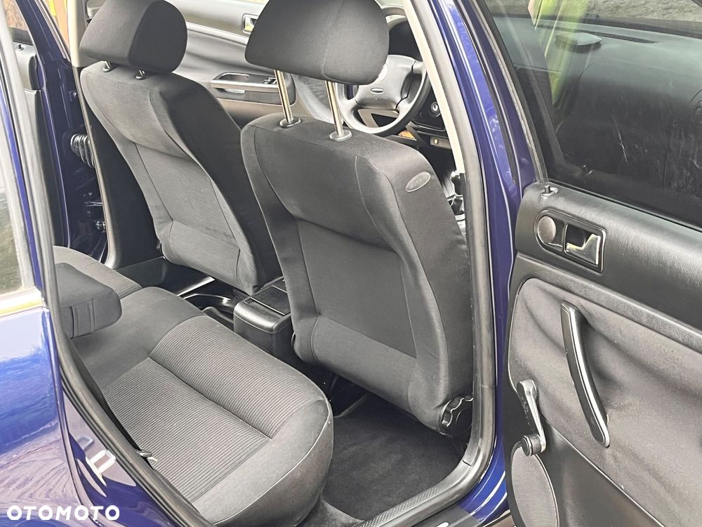 Volkswagen Passat 1.6 Trendline - 29