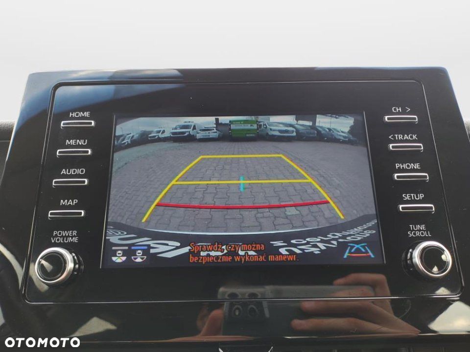 Toyota Camry - 18
