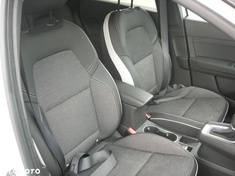 Renault Captur TCe Mild Hybrid 140 EDC GPF EVOLUTION - 23