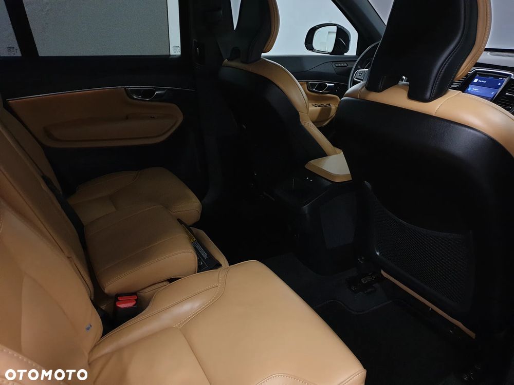 Volvo XC 90 B5 D AWD R-Design 7os - 27