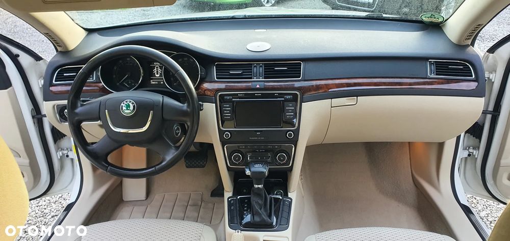 Skoda Superb 1.8 TSI DSG Exclusive - 18