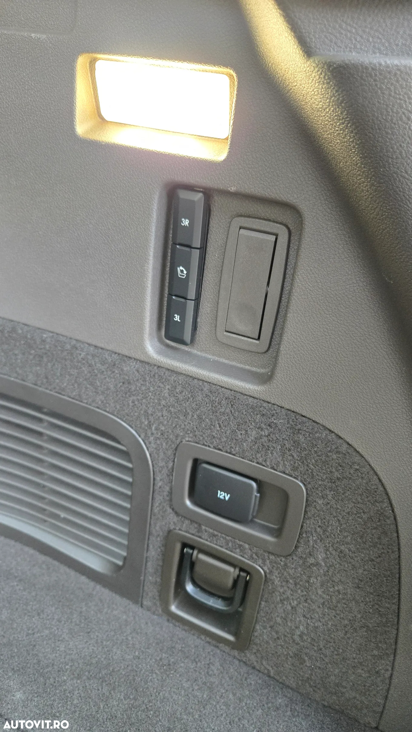 Lincoln Aviator - 10