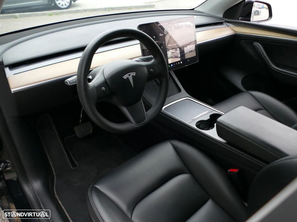 Tesla Model Y Standard - 23