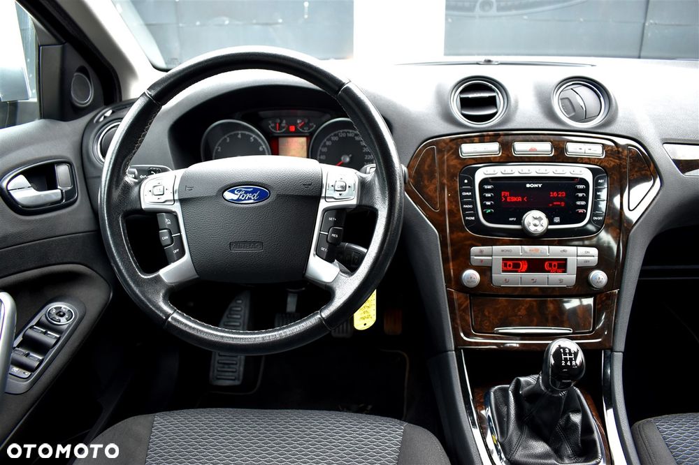 Ford Mondeo 2.0 Ghia X100 / X - 31