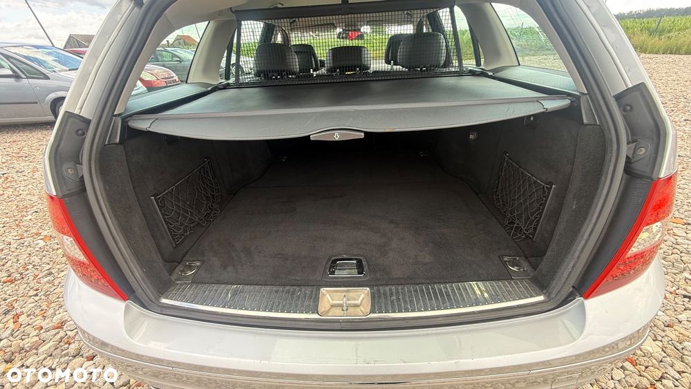 Mercedes-Benz Klasa C 220 CDI BlueEff Avantgarde - 11