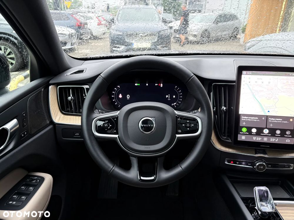 Volvo XC 60 B5 B AWD Plus Dark - 8