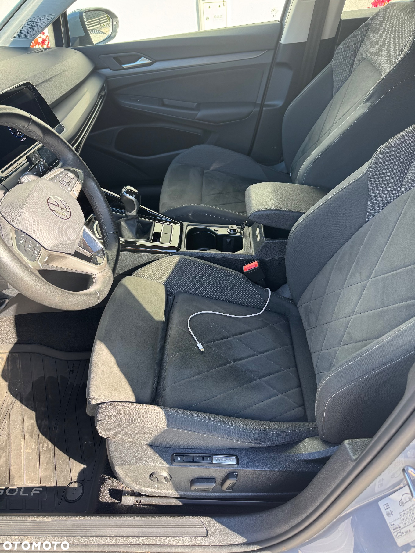 Volkswagen Golf - 6