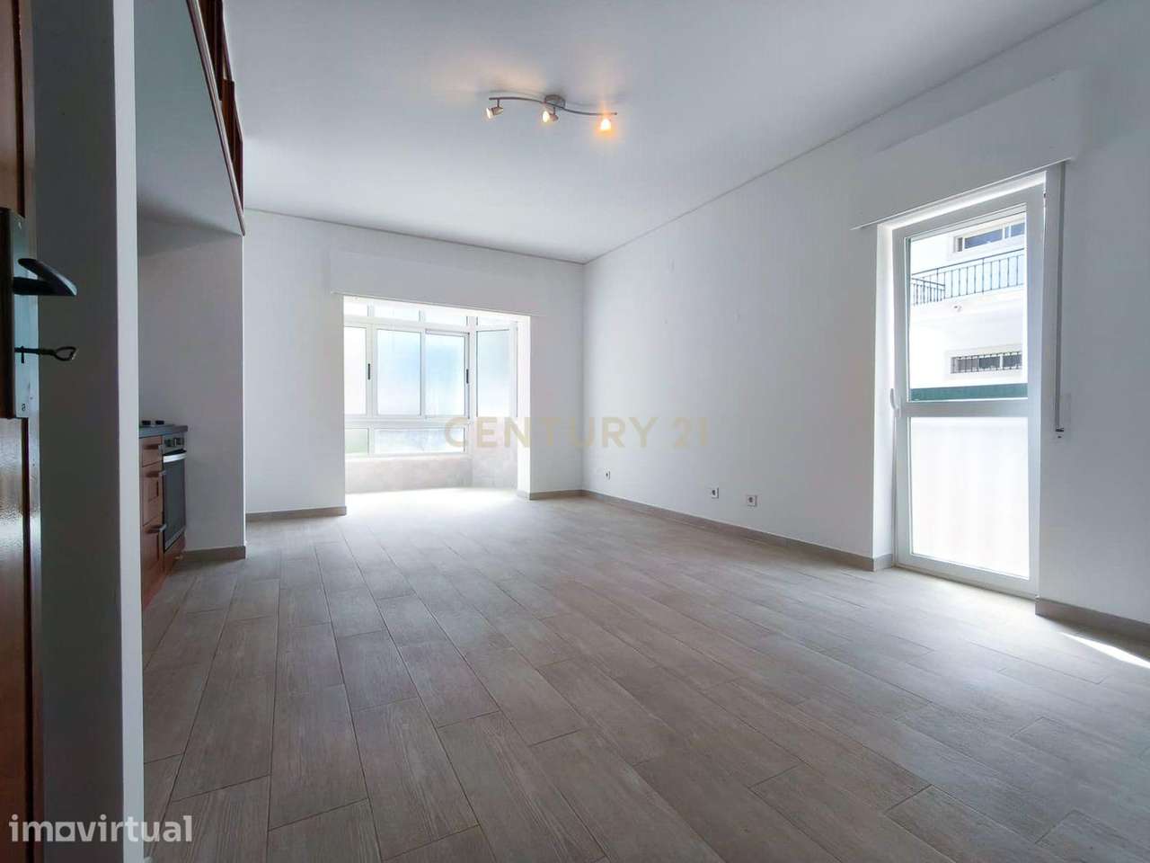 Apartamento T1 junto à PRAIA - Grande imagem: 5/13