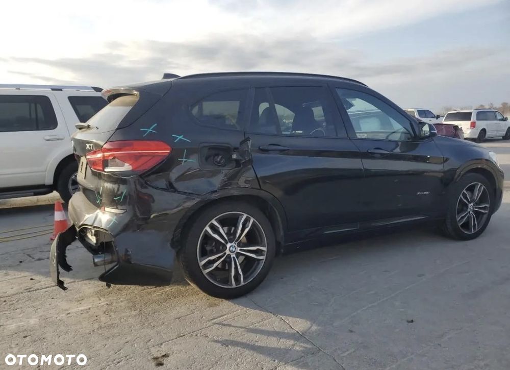 BMW X1 xDrive25i M Sport - 5