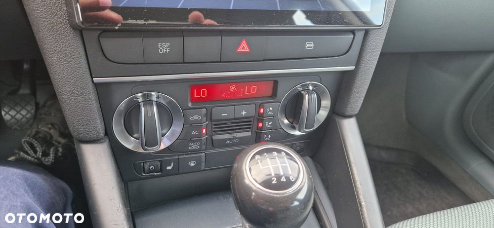 Audi A3 Sportback 2.0 TDI DPF Ambiente - 4