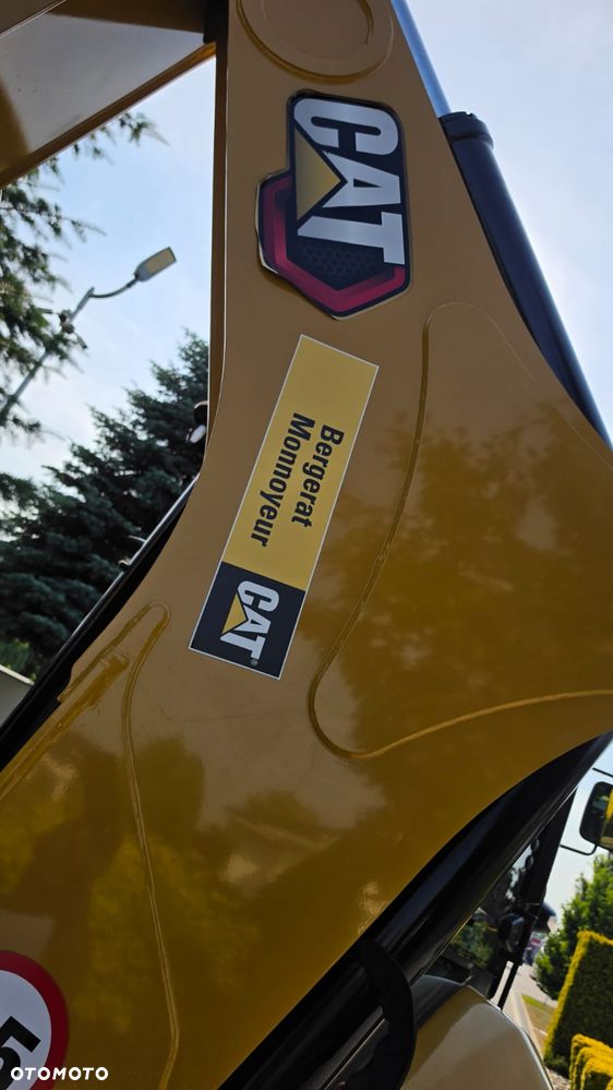 Caterpillar KOPARKO ŁADOWARKA CAT 432. 101 KONI. AUTOMATYCZNA SKRZYNIA BIEGÓW.  JOYSTICK. 3 ŁYŻKI. ROK PRODUKCJI 2023. KUPOWANA I ODBIERANA W 2024. BARDZO MAŁY PRZEBIEG JEDYNE 325 MTh. KLIMATYZACJA.  WEBASTO. STAN JAK FABRYCZNIE NOWA - 19