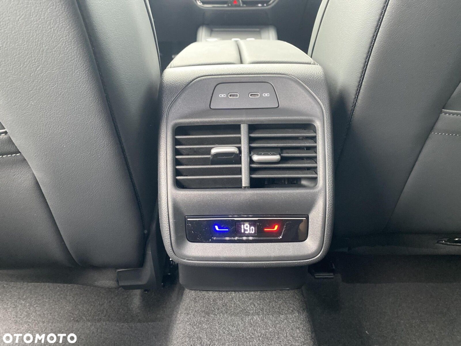 Volkswagen Passat - 16