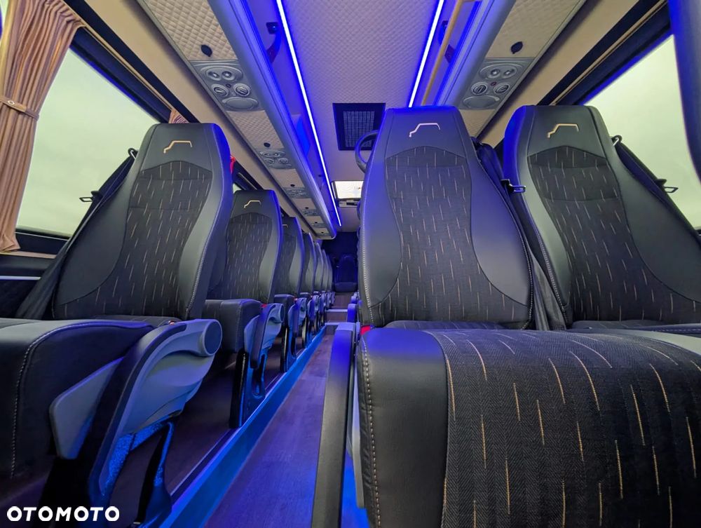 Mercedes-Benz Sprinter 519 - 18