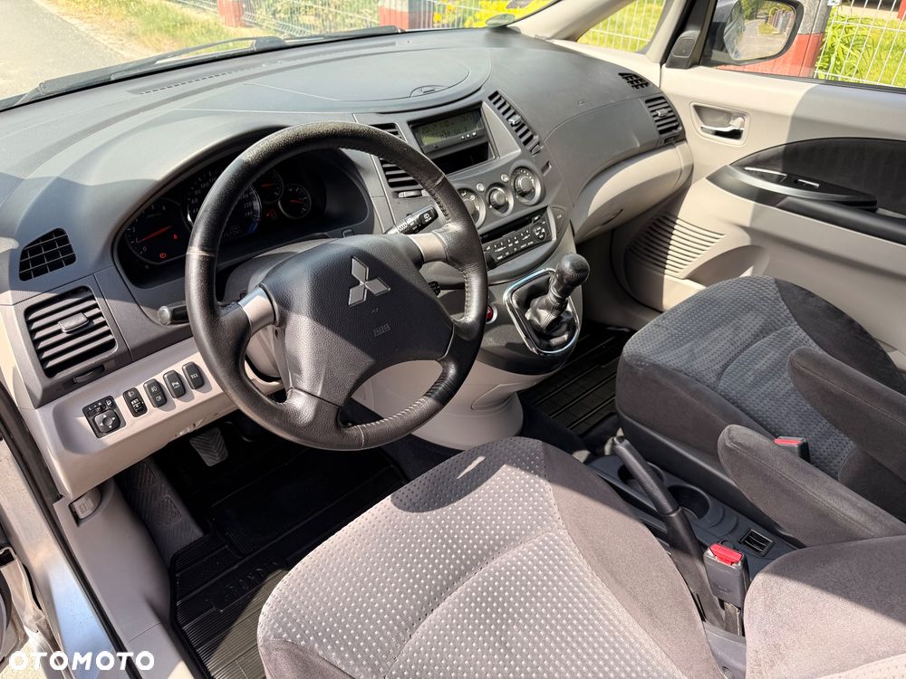 Mitsubishi Grandis 2.0 DI-D 7-Sitzer Intense - 13