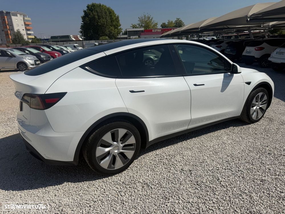 Tesla Model Y Long Range Dual Motor AWD - 4