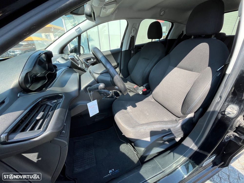 Peugeot 208 1.2 PureTech Signature - 19