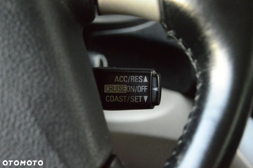 Mitsubishi Grandis 2.4 Invite - 24