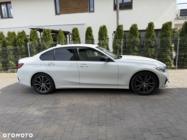 BMW Seria 3 320d Sport Line - 5