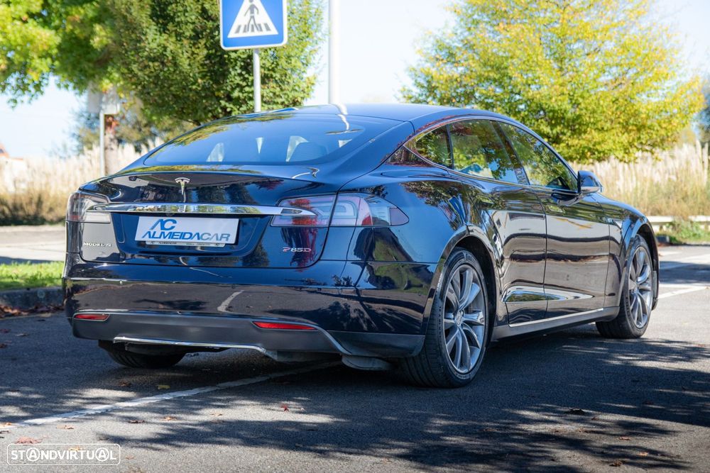 Tesla Model S P85D - 4