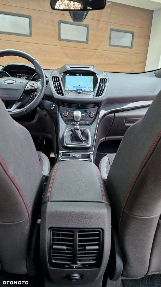 Ford Kuga 1.5 EcoBoost 2x4 ST-Line - 25