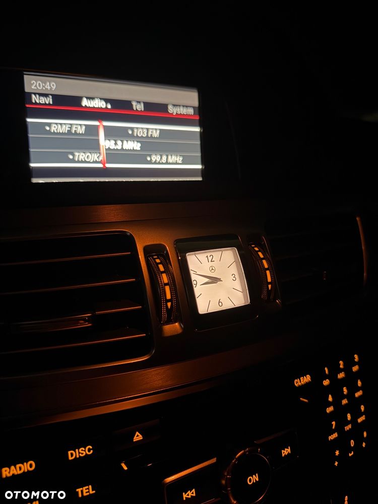 Mercedes-Benz Klasa E 300 CDI DPF BlueEFFICIENCY 7G-TRONIC - 25