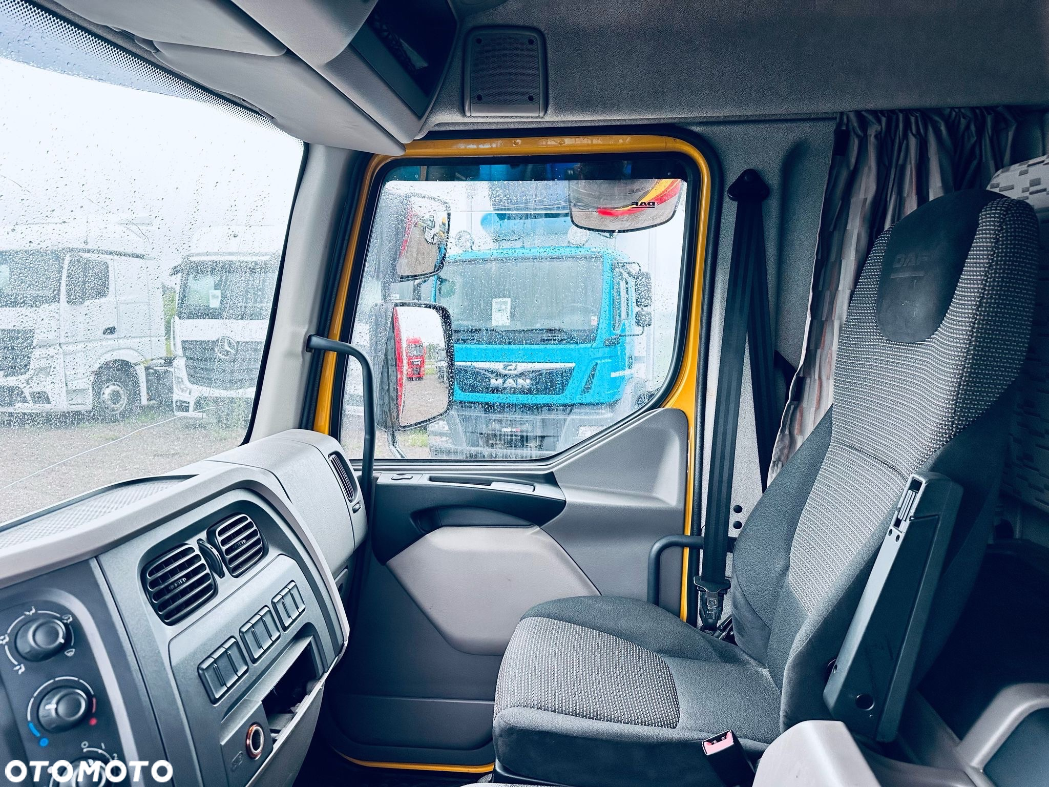 DAF LF 220 / KABINA SYPIALNA / WINDA - 16