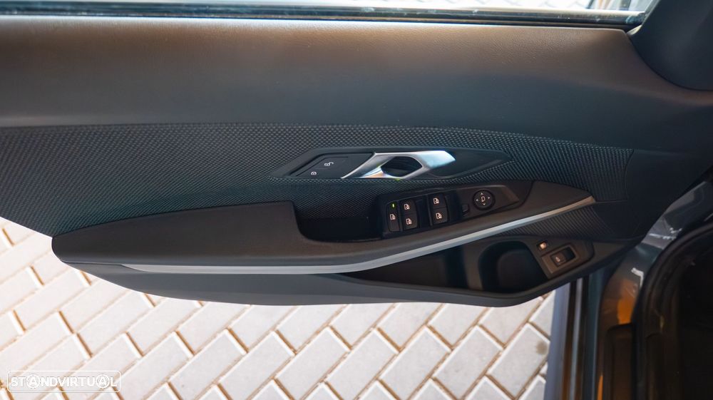 BMW 330 e Touring Corporate Edition Auto - 12