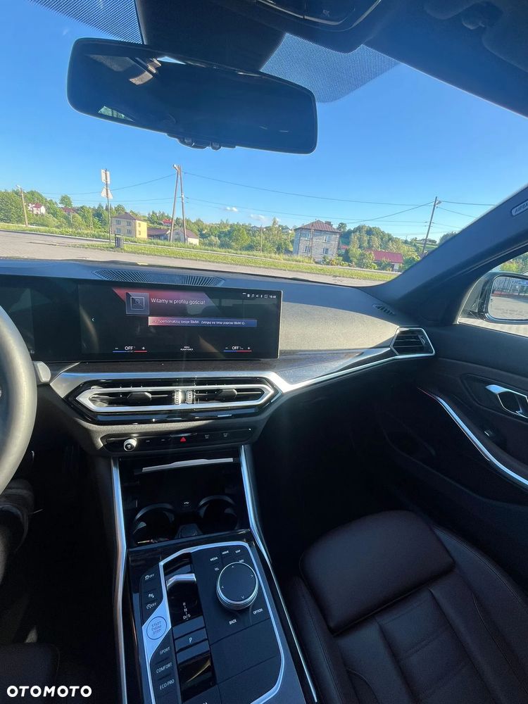 BMW Seria 3 330i M Sport - 25